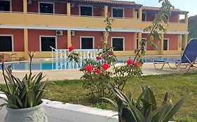 Alexis Pool Apartments